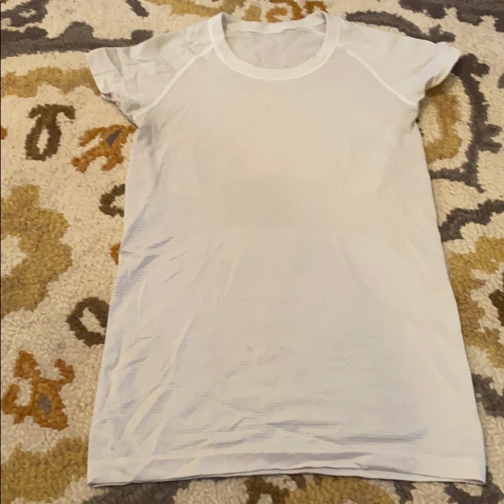 Lululemon t shirt